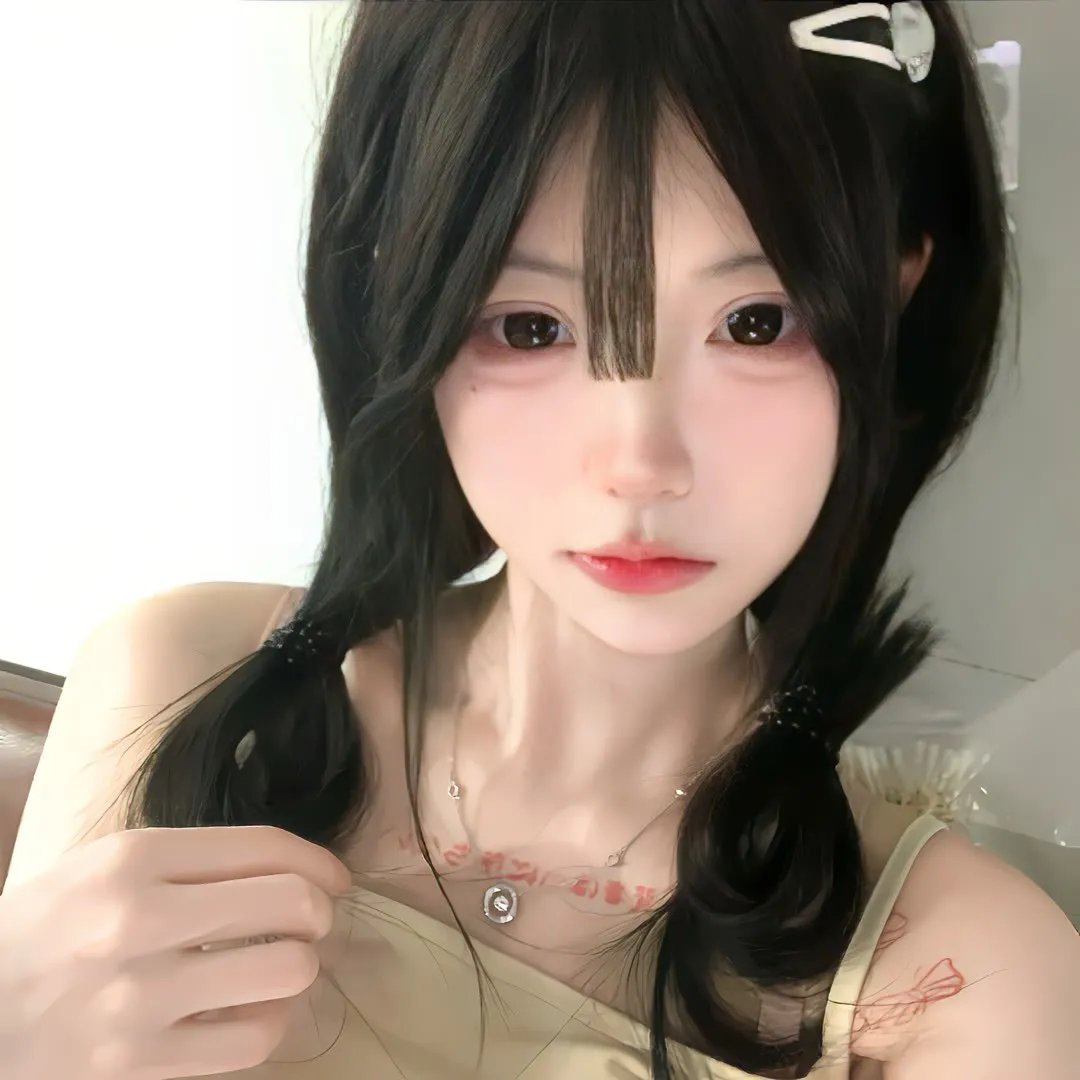 女孩的钓鱼慢活